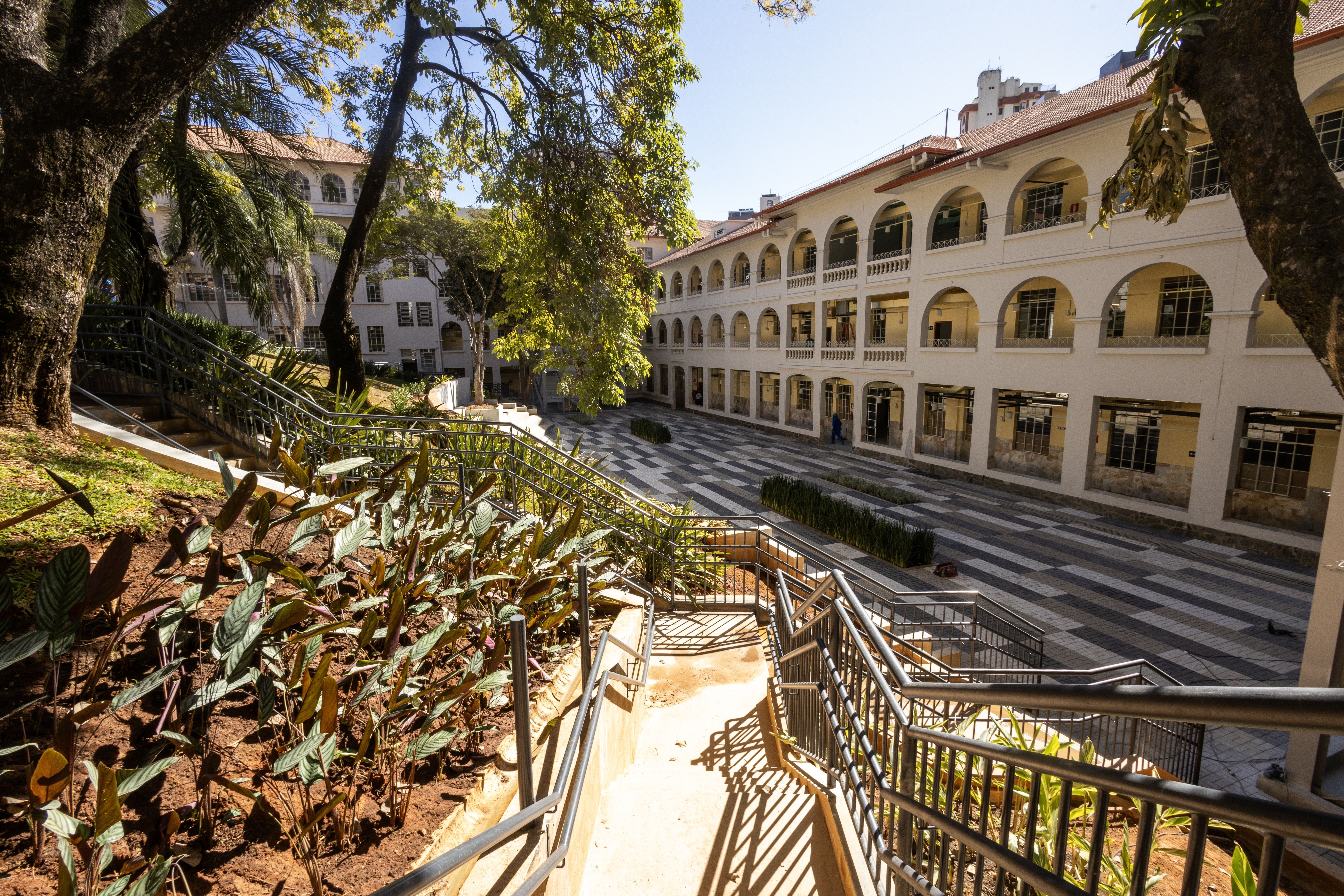 Bernoulli Cidade Jardim inicia atividades em prédio histórico