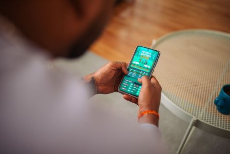 Apostadores devem retirar dinheiro de bets ilegais ainda hoje (10) | CNN Brasil