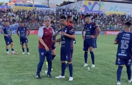 Jogadores do Betim celebram após vitória por 2 a 1 sobre o North pelo Mineiro 2026