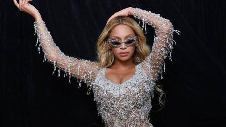 Beyoncé com design da marca mineira PatBO