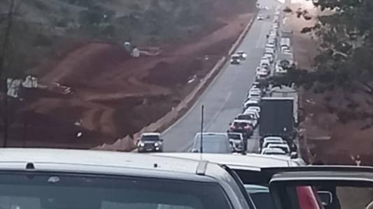 Trecho apresentava lentidão de 2 km no sentido Rio de Janeiro e 6 km, sentido Distrito Federal.