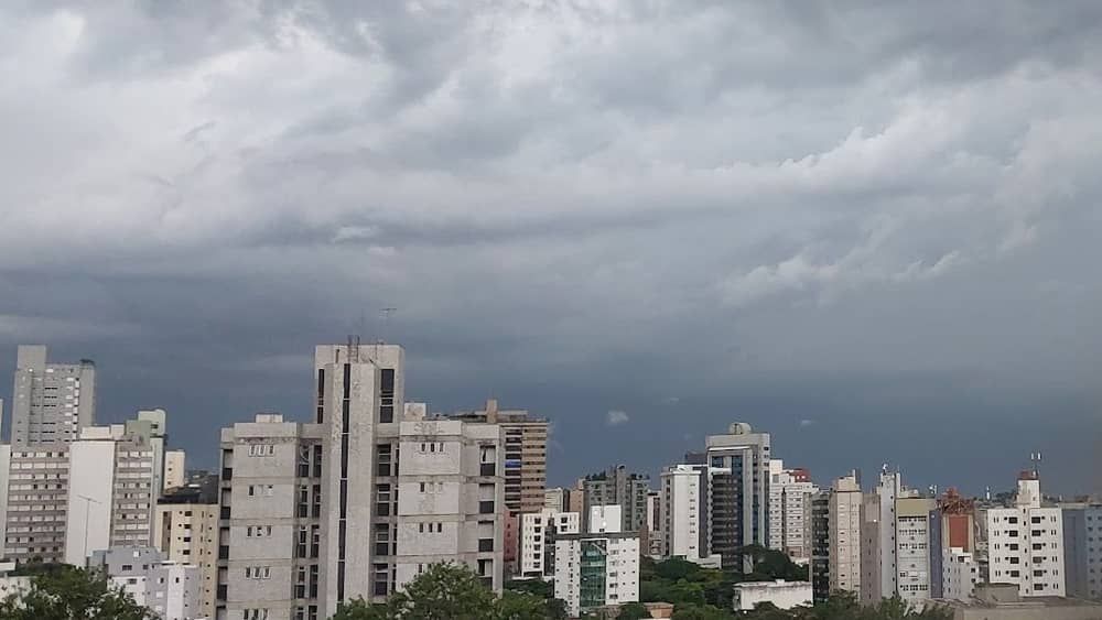 Entenda por que o calor dará trégua em Minas a partir de segunda-feira