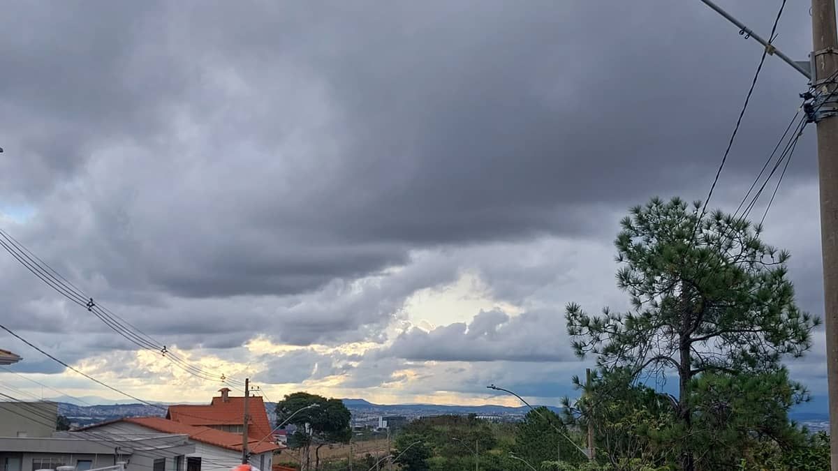 BH e outras 502 cidades de Minas têm alerta para chuva forte e granizo nas próximas horas 