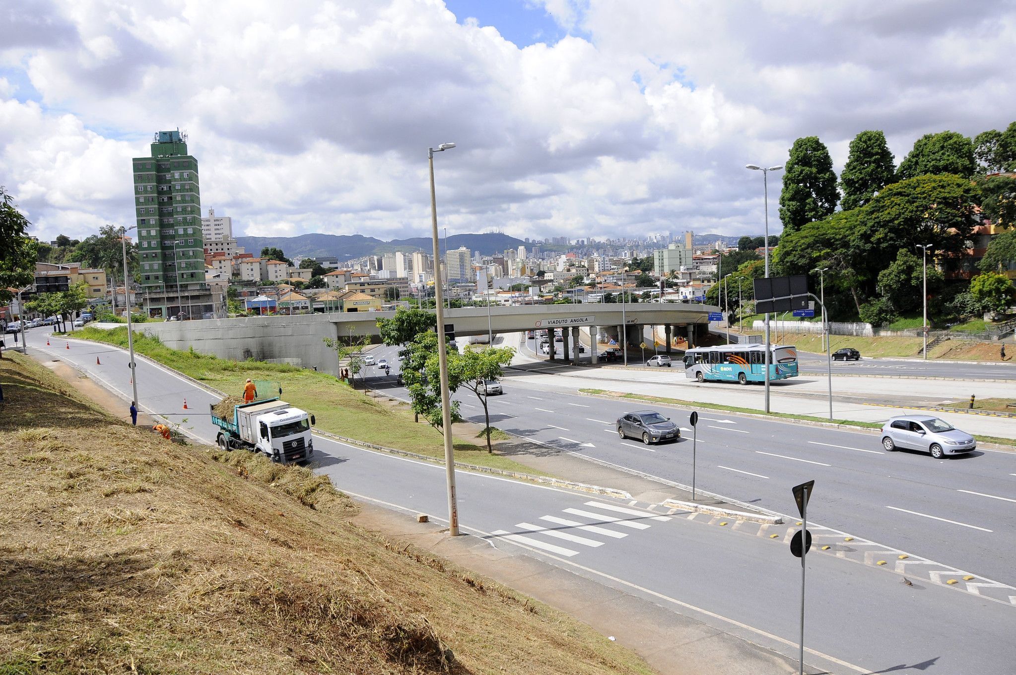 Previsão do tempo: BH deve ter céu nublado, pancadas de chuva e ventos fortes nesta terça (5)