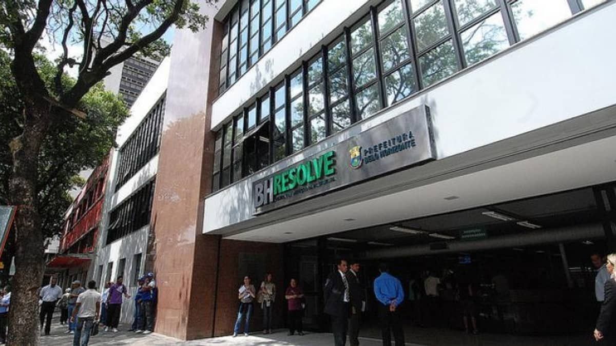 Mutirão oferece 300 vagas de emprego para supermercado de Belo Horizonte