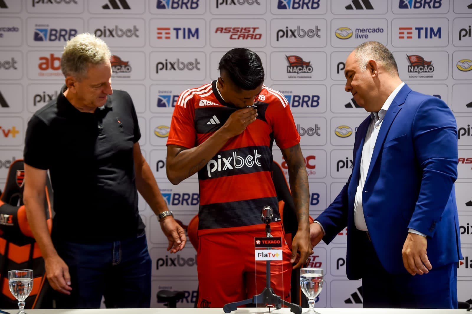 Bruno Henrique diz que renovação com o Flamengo foi 'decisão fácil' e projeta títulos