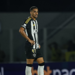 Atlético avalia possibilidade de empréstimo de zagueiro