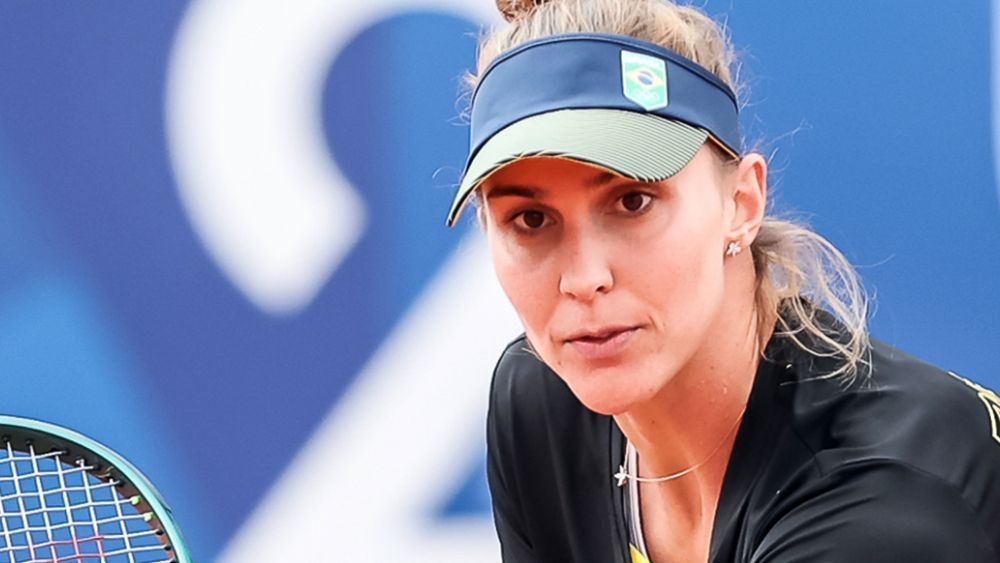Bia Haddad domina no fim e estreia em Paris com vitória; Laura Pigossi é eliminada