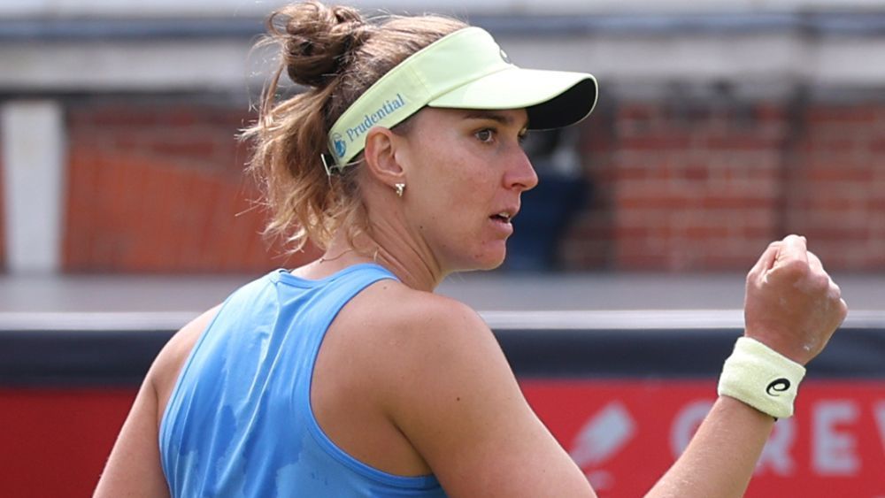 Bia Haddad vira contra bicampeã de Wimbledon e estreia com vitória no WTA 500 de Queen's