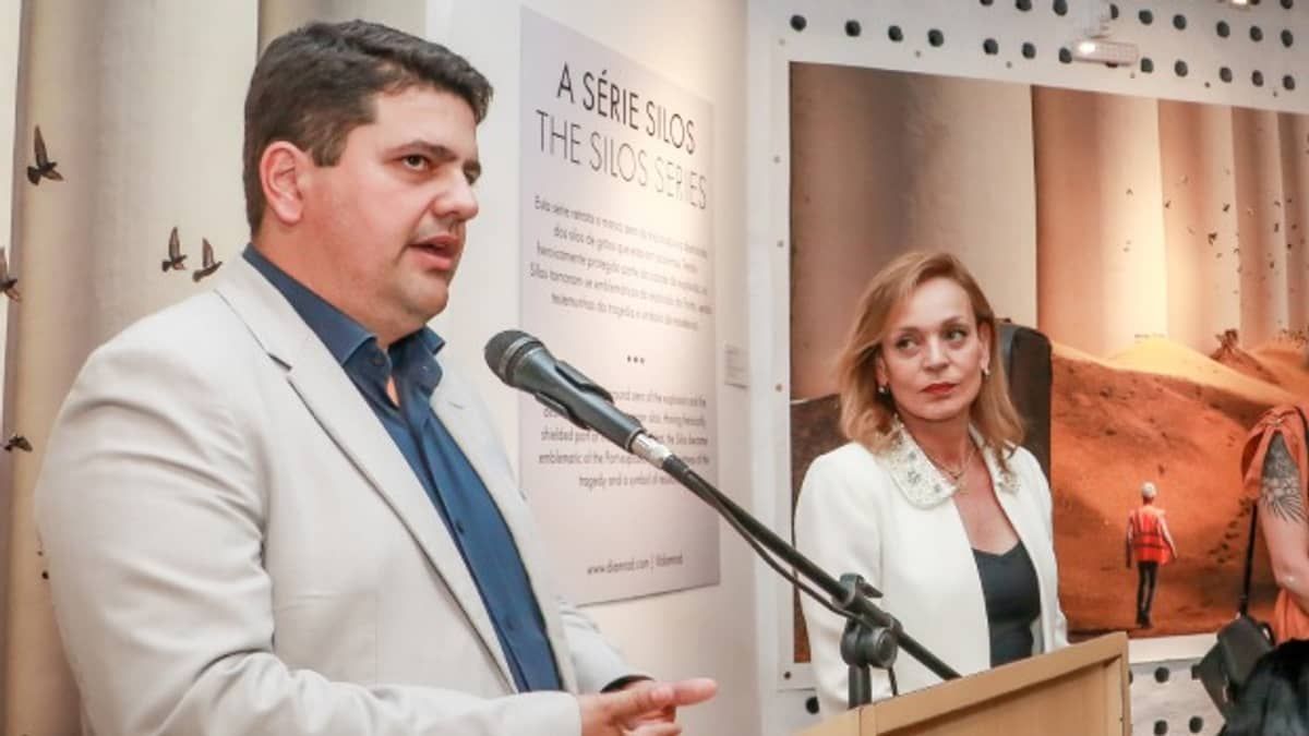Exposição que homenageia vítimas de explosão do Porto de Beirute, no Líbano, ficará em Minas até o fim do mês de setembro