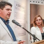 Exposição que homenageia vítimas de explosão do Porto de Beirute, no Líbano, ficará em Minas até o fim do mês de setembro