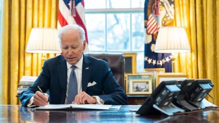 Biden afirma que vai lutar para tornar o aborto mais fácil nos EUA