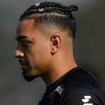 Bidu, do Corinthians, desabafa nas redes após ofensas: 'racistas de m'