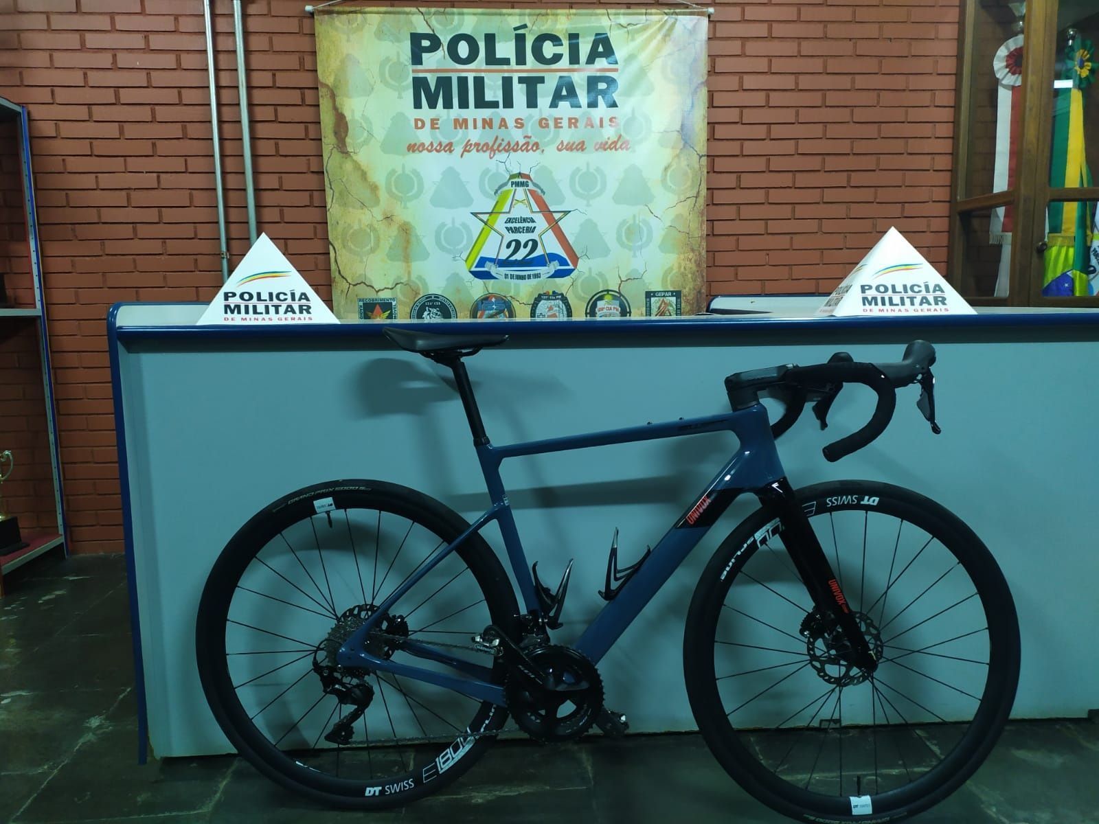 Polícia impede ladrão de vender bicicleta avaliada em R$ 20 mil que foi furtada em BH