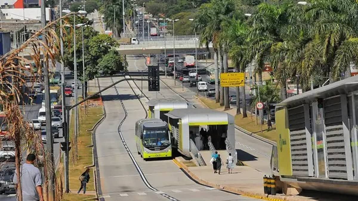 Usuários reclamam do aumento no preço da passagem de ônibus em Belo Horizonte: 'sem serviço digno'