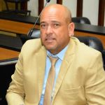 Deputado da Bahia se entrega ao MP após prisão de esposa e filho em operação da PF