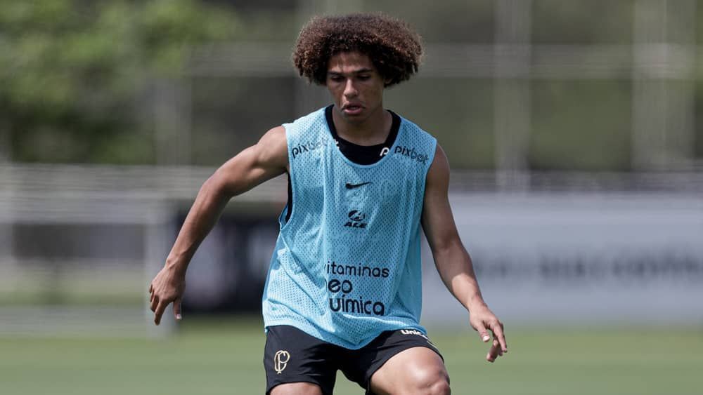 Corinthians faz trabalho de posse e conta com retorno de meio-campista