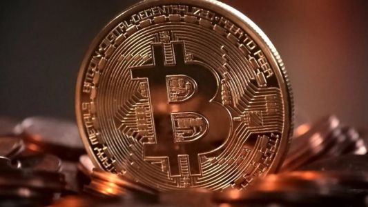 Bitcoin atingiu menor nível desde o fim de 2020