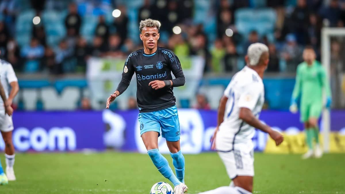 Só falta o sim de Bitello; Grêmio negocia meia com futebol russo