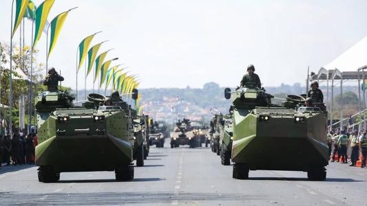 Blindados do Exército no desfile cívico-militar de 7 de setembro de 2022, em Brasília