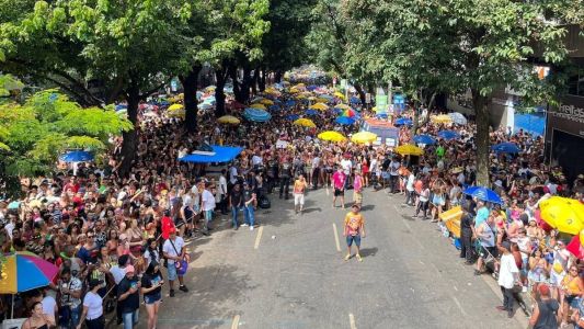 Bloco Baianeiros lota a Savassi