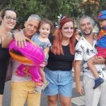 Bloco 'É o amô' une sertanejo músicas de carnaval em desfile; confira imagens da festa