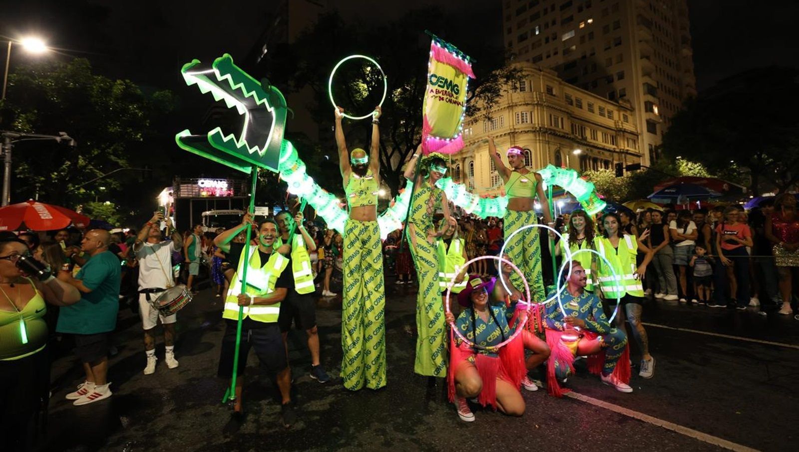 Carnaval BH 2024: foliões se reúnem para o bloco 'Chama o Síndico'; veja fotos