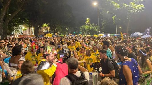 Bloco Chama o Sindico desfila na noite desta quarta-feira (15)