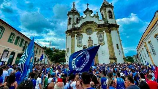 Bloco do Raposão reuniu mais de 8 mil pessoas em São João Del Rei