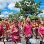 Carnaval BH: bloco Havayanas Usadas agita a cidade com muito axé; confira imagens