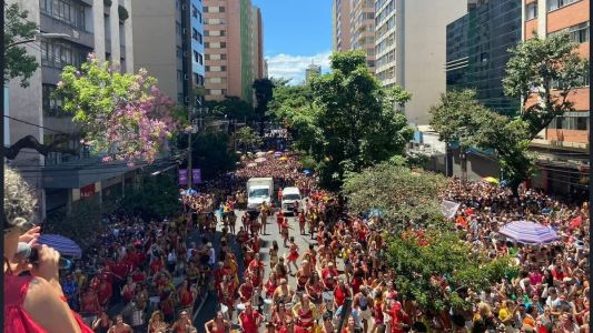Bloco partiu do Barro Preto em direção à Praça da Liberdade