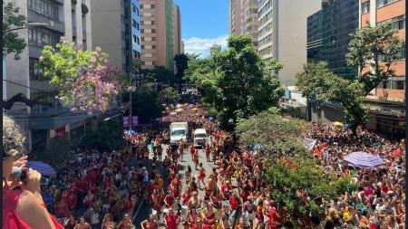 Bloco partiu do Barro Preto em direção à Praça da Liberdade