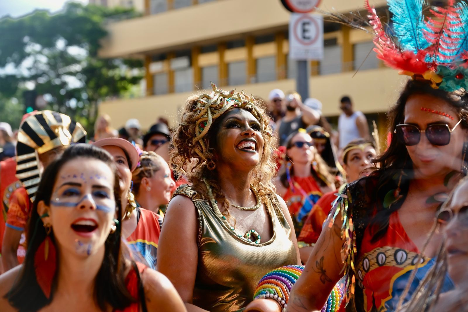 Faraó: veja imagens do bloco que mistura o Brasil com Egito no Carnaval de BH