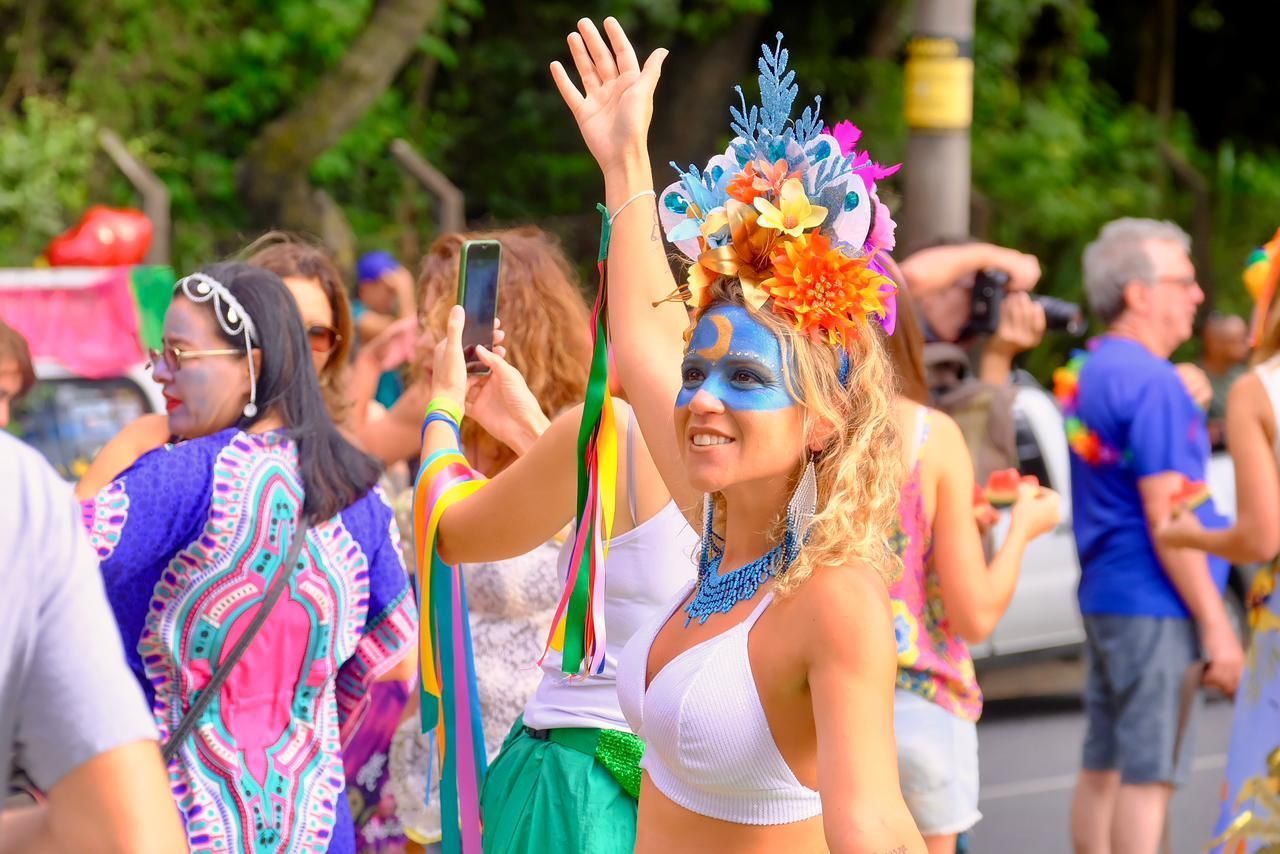 Carnaval BH 2024: veja fotos do bloco Pena de Pavão e Krishna