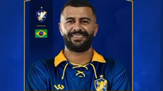 João Lucas, lateral-esquerdo do Retrô-PE