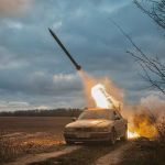 Ucranianos transformam BMW Série 7 em lança-foguetes na guerra contra a Rússia