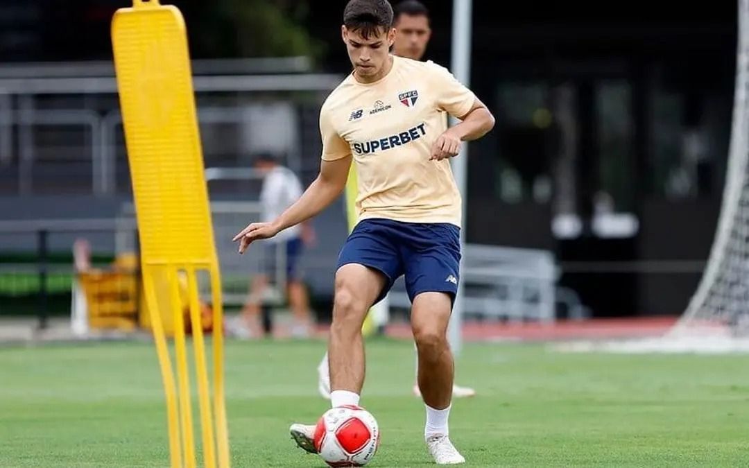 São Paulo aguarda Bobadilla, e reforço pode ganhar chance contra o Atlético