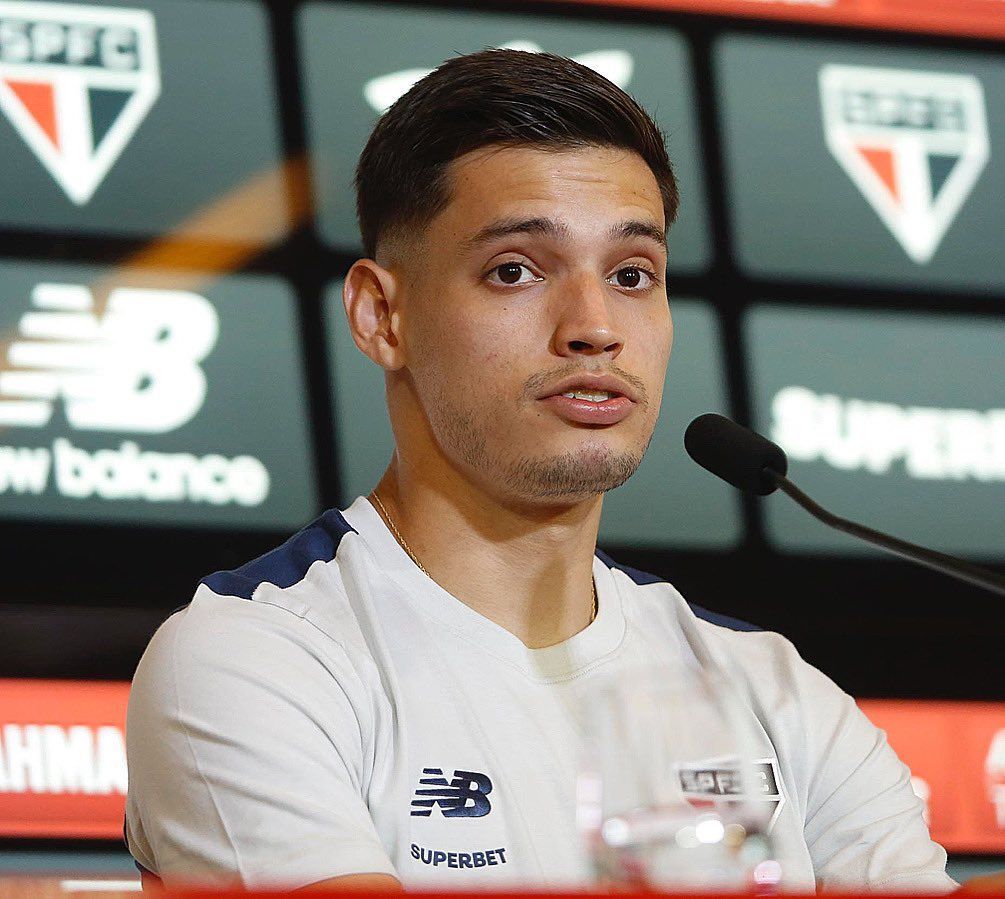 Volante com faro de gol, Bobadilla tenta ganhar espaço no São Paulo