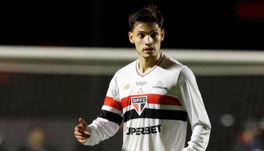 Damián Bobadilla em ação pelo São Paulo contra o Vasco da Gama em 12 de junho de 2025