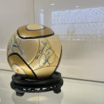 Moraes mantém prisão de homem que furtou bola autografada por Neymar durante atos antidemocráticos