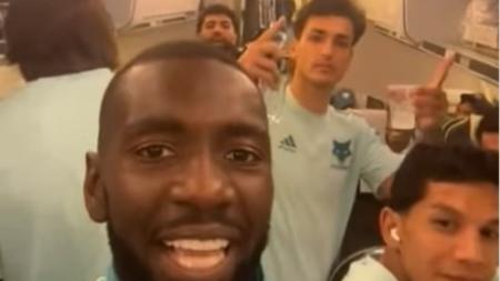 Bolasie em vídeo com elenco do Cruzeiro ao celebrar vaga nas oitavas de final da Copa do Brasil