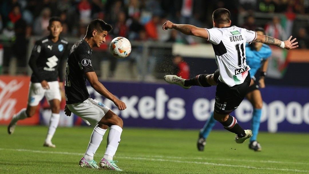 Bolívar goleia Palestino e assume liderança em grupo do Flamengo na Libertadores