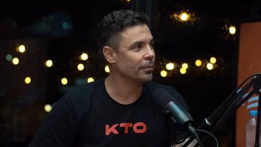 Bolívar durante entrevista ao Charla Podcast