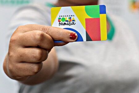 Bolsa Família: Caixa paga beneficiários com NIS de final 4 nesta quinta (22)