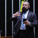 Deputado do PL compara Lula a Hitler e Stalin: ‘Todos têm vontade de desarmar o cidadão’