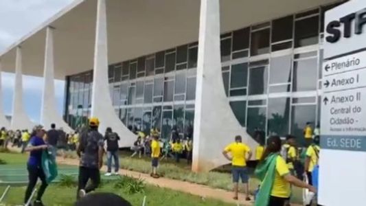 Bolsonaristas invadiram a sede do Supremo Tribunal Federal
