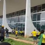 Apoiadores de Bolsonaro depredam e invadem prédio do STF