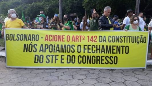 Bolsonaristas pediam que presidente "acionasse" Artigo 142 para fechar Congresso e STF