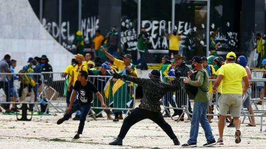 Bolsonaristas presos no Palácio do Planalto foram denunciados pela PGR ao Supremo