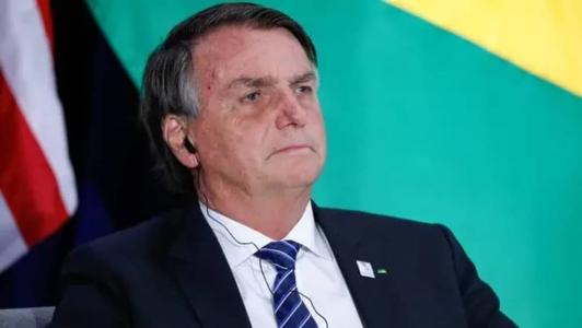 Bolsonaro acusa Lula de tê-lo difamado ao ligá-lo a uma mansão milionária do irmão do ex-ajudante de ordens, Mauro Cid